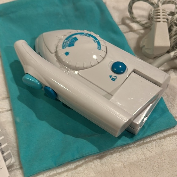 Moulinex Travel Jet iron 220v - great for trips to Europe and Asia! - Picture 2 of 5